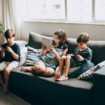 UE pregătește „majoratul digital”: accesul copiilor la TikTok și Instagram, condiționat de acordul părinților