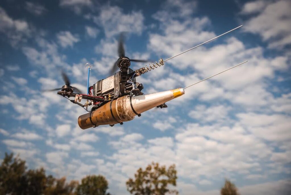 Ziua 1181 Radar rusesc, făcut praf de o lovitură combinată cu drone aeriene și navale (Video) Trump a vorbit cu Zelenski și Putin