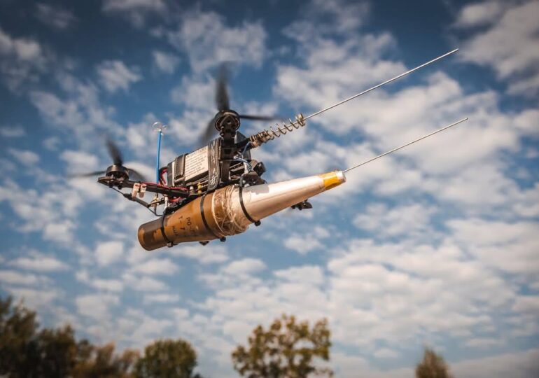 Ziua 1181 Radar rusesc, distrus de drone (Video) Trump vorbește azi cu Putin, dar Vladimir e sigur că are un avantaj. Australia trimite tancuri Abrams