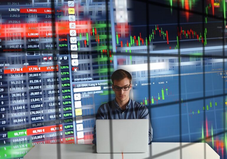 Prima undă de șoc în economie, după rezultatul alegerilor: Bursa în picaj, costurile la care se împrumută România cresc