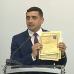 George Simion și-a adus diplomele și certificatul de căsătorie la dezbaterea fără Nicușor Dan (Video)