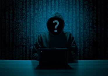 Hackeri susținuți de guverne străine au atacat oficiali ai UE pe WhatsApp - document intern