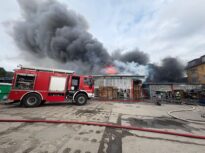Incendiu puternic în București. O școală a fost închisă. Focul riscă să se extindă. A fost emis mesaj RO-Alert (Foto&Video)