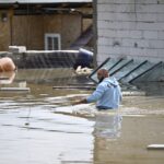 Prăpădul provocat de ape. Cod roșu până vineri. Localități unde se poate circula doar cu barca. Mesajul lui Nicușor Dan (Galerie foto)