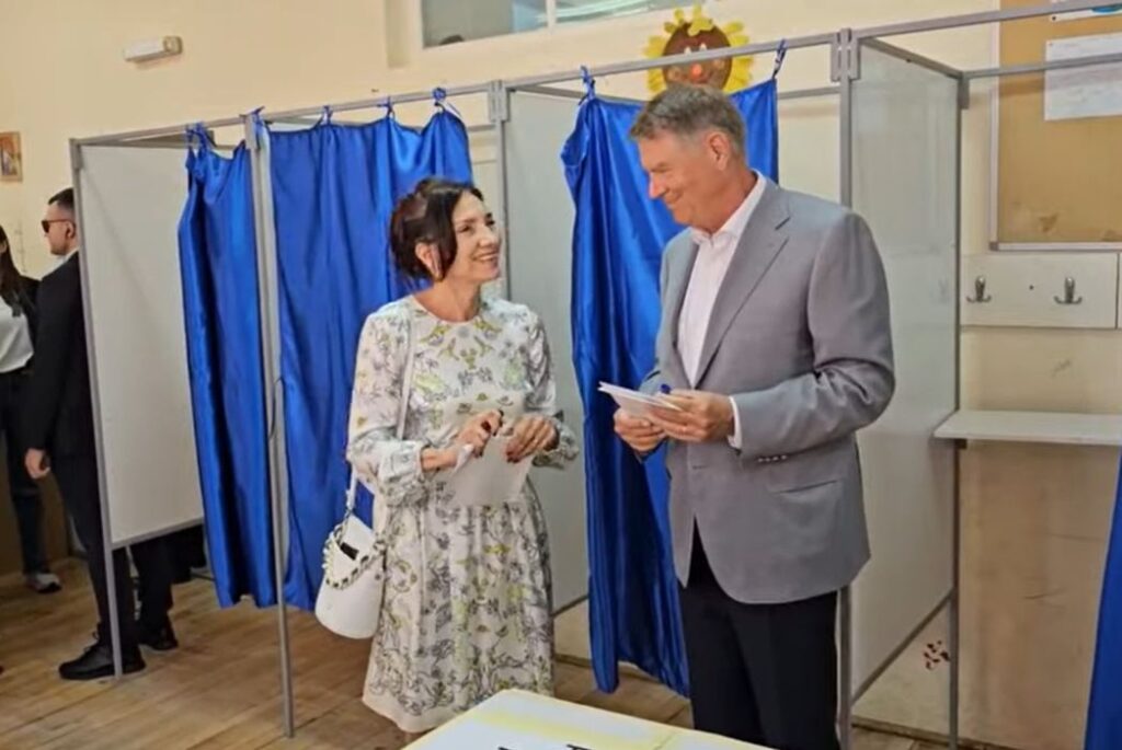 Iohannis avertizează: Ar fi mare păcat să dăm cu piciorul la realizările românilor (Video)