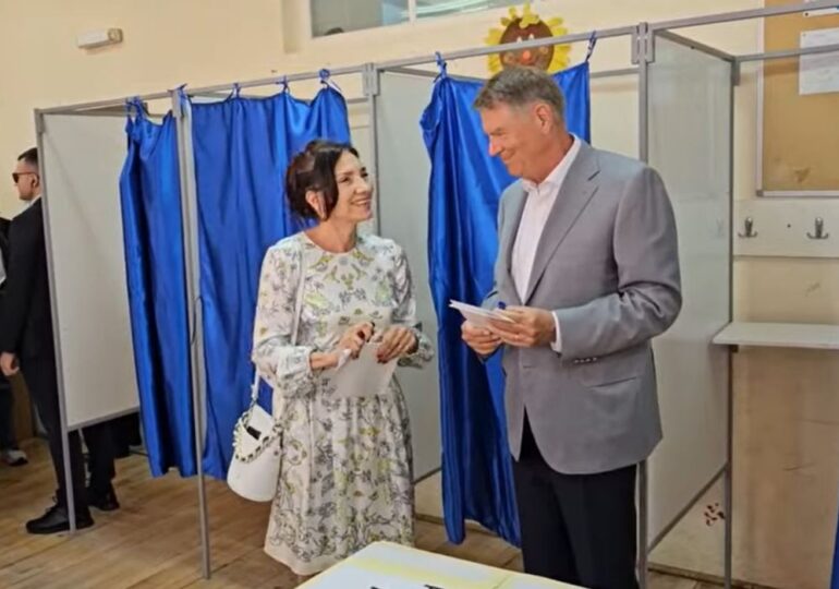 Iohannis avertizează: Ar fi mare păcat să dăm cu piciorul la realizările românilor (Video)