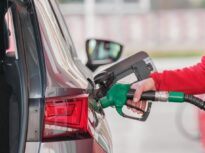 De ce Europa își regândește planul îndrăzneț de a elimina mașinile pe benzină și motorină