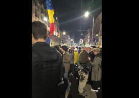 Mitingul bucuriei în centrul Capitalei: Sute de oameni sărbătoresc victoria lui Nicușor Dan (Video)