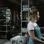 Amplu program de restructurare. Dispar dintr-un foc 10.000 de locuri de muncă