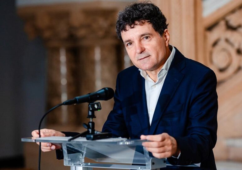 Nicușor Dan explică de ce a refuzat să jure pe Biblie când i-a cerut Lasconi