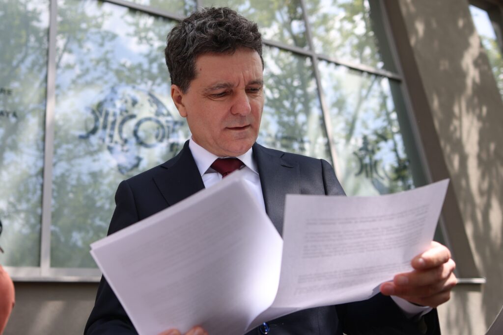 Nicușor Dan și-a depus declarația de avere. În ea apar și cei 400 care l-au împrumutat în campanie