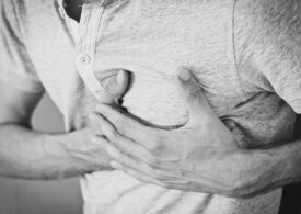 Un nou studiu leagă parodontoza de riscul cardiovascular. De vină e o bacterie, dar cum ajunge ea la inimă?