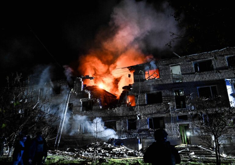 Ziua 1166 Atac cu drone rusești la Kiev. Victime și clădiri incendiate. Franța crește producția de bombe ghidate pentru Ucraina