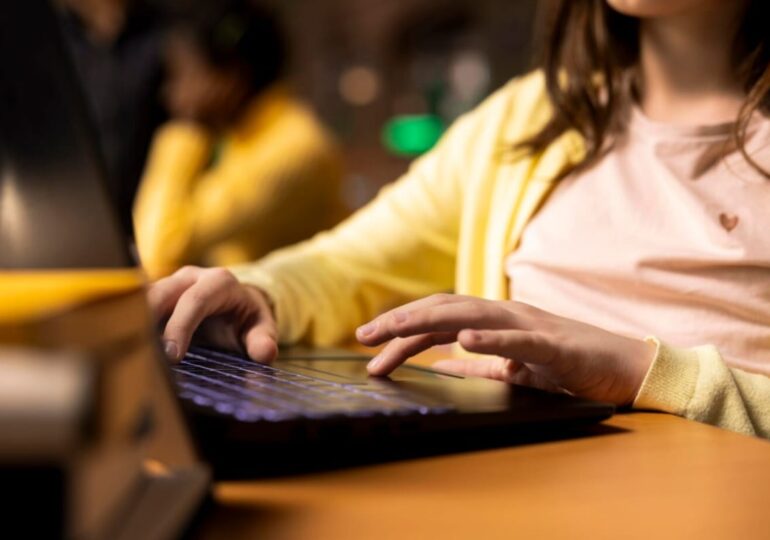 Reseller hosting: metoda simplă să vinzi găzduire web sub brandul tău