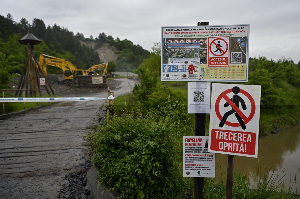 Nicușor Dan a ajuns la Praid, unde dezastrul din salină a afectat întreaga comunitate. Va veni și președintele Ungariei