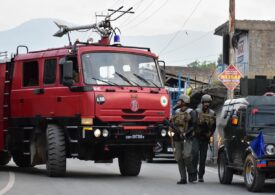 Zeci de morți și cinci avioane doborâte, după ce India a atacat Pakistanul (Foto & Video) Trump speră să se termine repede