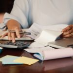 Ce taxe ar putea crește, pentru corectarea deficitului bugetar. Analist: “Întrebarea este pe cine va lovi cel mai tare”