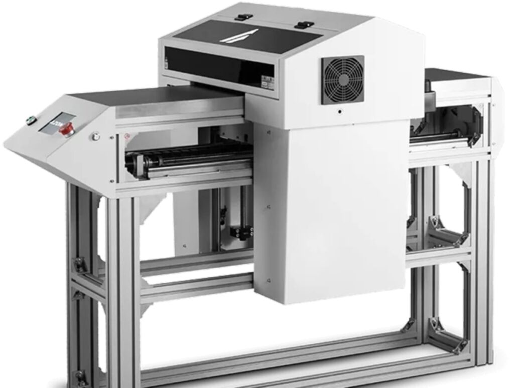 Te gândești să duci printul într-o direcție mai versatilă? Ce trebuie să știi despre imprimarea UV