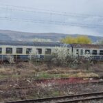 Manevră ratată: șase răniți după ce o locomotivă a izbit vagoanele unui tren. Doi angajați CFR, pozitivi la substanțe psihoactive