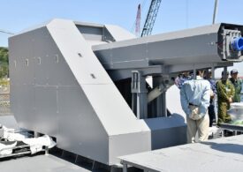 Japonia are arma viitorului: Tunul electric care poate să doboare rachete hipersonice (Foto & Video)