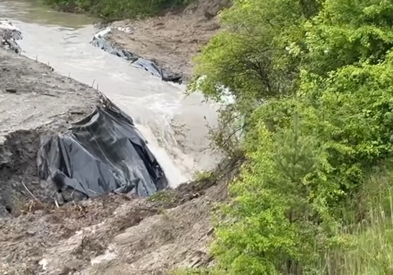 Viitură catastrofală la Salina Praid: activitățile suspendate, Viktor Orban promite ajutor