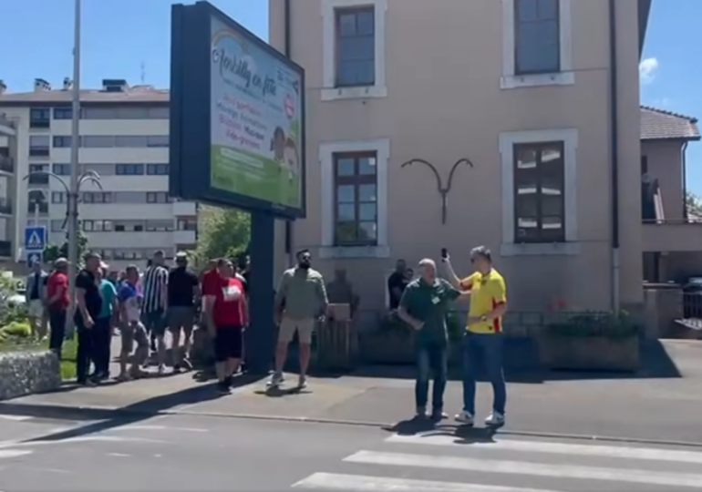 Un membru USR a fost agresat la o secție de votare din Franța: Cineva bagă extrem de mulți bani în această rețea, sunt organizați piramidal, au liste și disciplină de fier (Video)