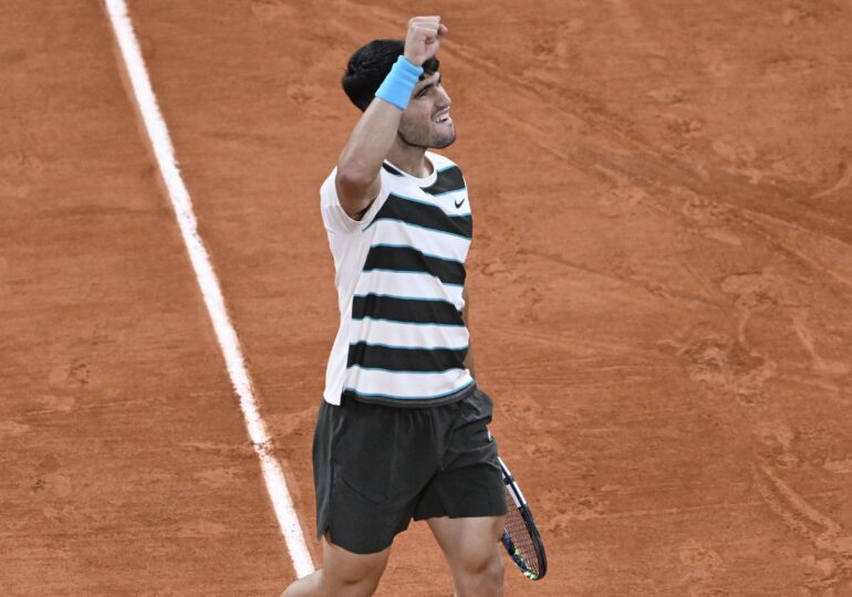 Carlos Alcaraz câștigă o finală de poveste la Roland Garros, cu Jannick Sinner, cea mai lungă din istoria French Open