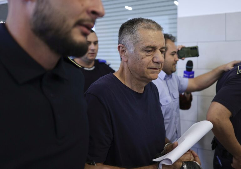 Cumnatul lui Mircea Geoană și fostul ministru Sebastian Vlădescu, eliberați prin prescripție