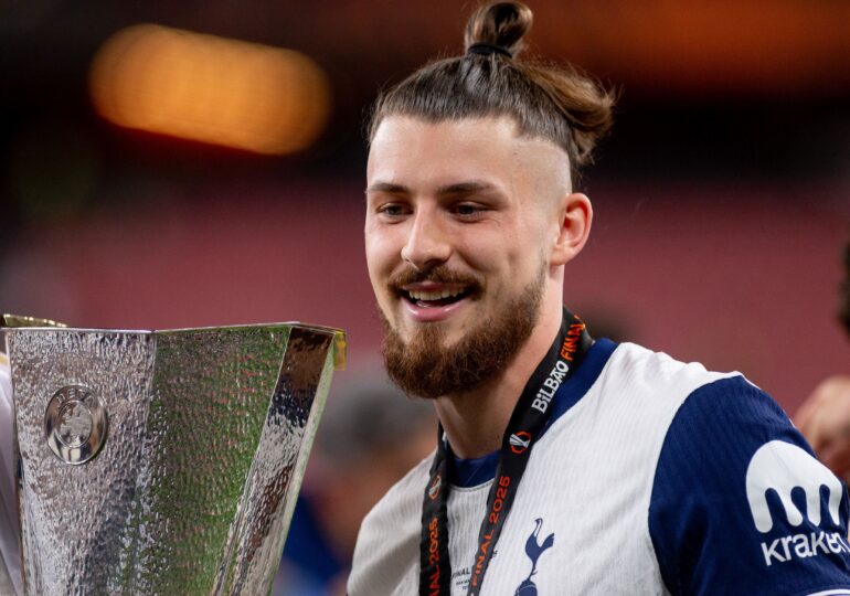 Ce spune impresarul lui Radu Drăgușin după ce s-a anunțat că Tottenham nu-l mai vrea pe român