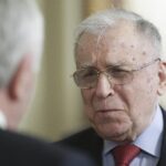 Ion Iliescu rămâne la Terapie Intensivă. Ce înseamnă că are o „formațiune înlocuitoare de spațiu” la plămâni