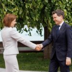 Nicușor Dan a ajuns la Chișinău, în prima vizită externă ca președinte. Maia Sandu l-a primit cu garda de onoare (Video&Galerie foto)
