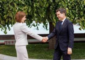 Nicușor Dan a ajuns la Chișinău, în prima vizită externă ca președinte. Maia Sandu l-a primit cu garda de onoare (Video&Galerie foto)