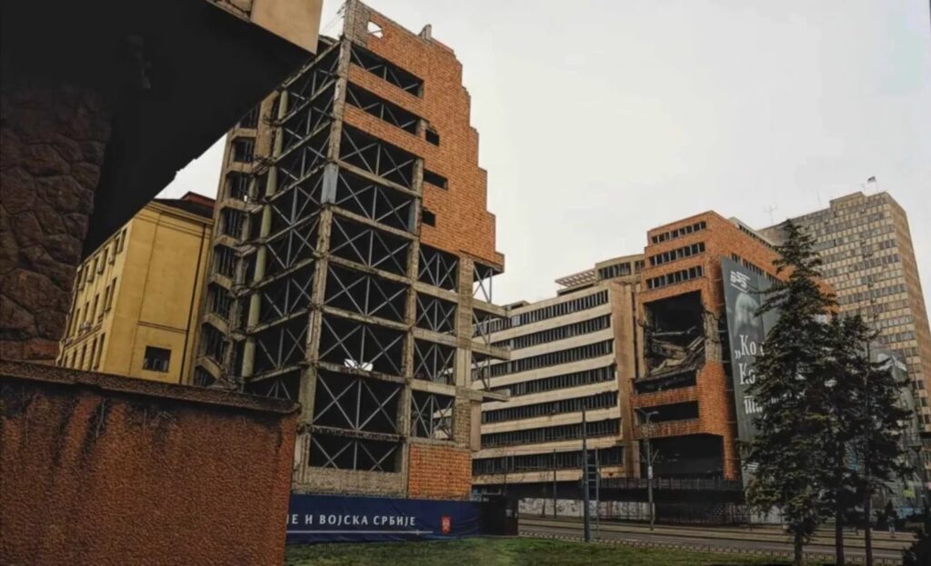 Ginerele lui Trump șterge urmele istoriei: Hotel de lux în locul unor clădiri bombardate de NATO. Acuzații de corupție și comparația cu România