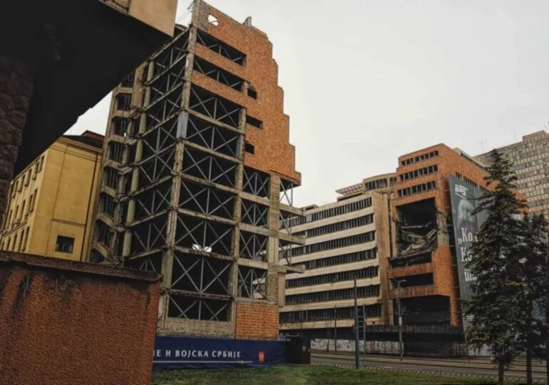 Ginerele lui Trump șterge urmele istoriei: Hotel de lux în locul unor clădiri bombardate de NATO. Acuzații de corupție și comparația cu România