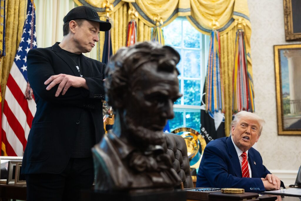 Scandalul Trump – Musk: Cine are, de facto, cheile puterii?