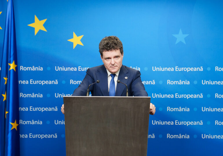Nicușor Dan spune că sistemul nostru de burse e unic în Europa: E anormal să numești "de merit" ceea ce iau 30% dintre elevi (Video)