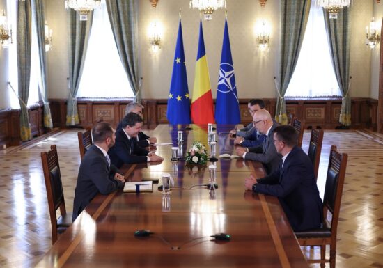 Românii nu vor premier independent, dar vor alegeri anticipate - sondaj Avangarde