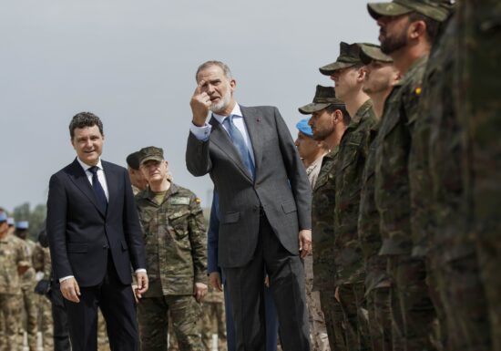 Regele Spaniei, primit la baza militară NATO de la Cincu. Ce i-a spus Nicușor Dan (Foto&Video)