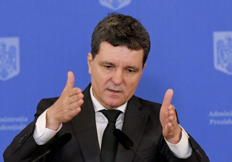 Nicușor Dan atacă la CCR o altă lege inițiată de Silviu Vexler, despre libertatea religioasă