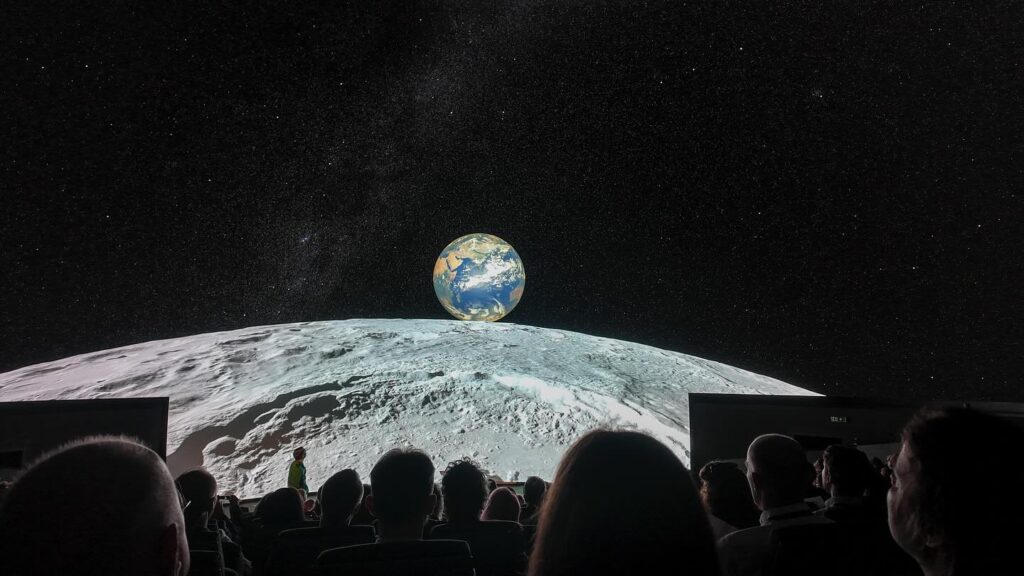 Planetariu Praga Pământ