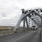 Restricții de circulație pe Podul Prieteniei Giurgiu-Ruse, până în decembrie. Trafic dirijat cu semafoare, zi și noapte