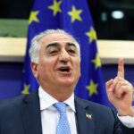 Prințul moștenitor al Iranului face apel la revoltă: Liderul nostru se ascunde într-un buncăr ca un șobolan!