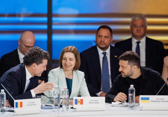 UE stabilește un calendar pentru negocierile de aderare cu Ucraina și Republica Moldova