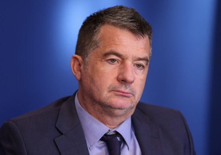 Directorul CFR Călători, explicații despre veniturile de 11.000 de euro pe lună și apartamentele din Dubai: Trebuie să mor de foame?