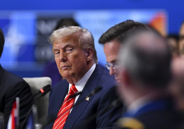 Trump, înaintea întâlnirii cu Zelenski la summit-ul NATO: E un tip de treabă. Vom discuta despre problemele lui