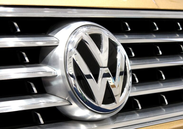 Mașinile autonome: VW eclipsează Tesla. A prezentat un Bulli electric, fără șofer (Video)