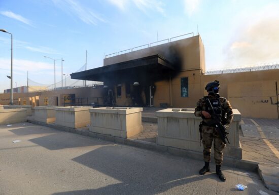 Ambasadele și bazele SUA, în alertă: Israelul ar putea ataca Iranul oricând. Teheranul trece la amenințări