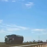 Rusia face mișcări fără precedent pe front: Forțe militare importante, mutate din Crimeea în Sumî (Video)