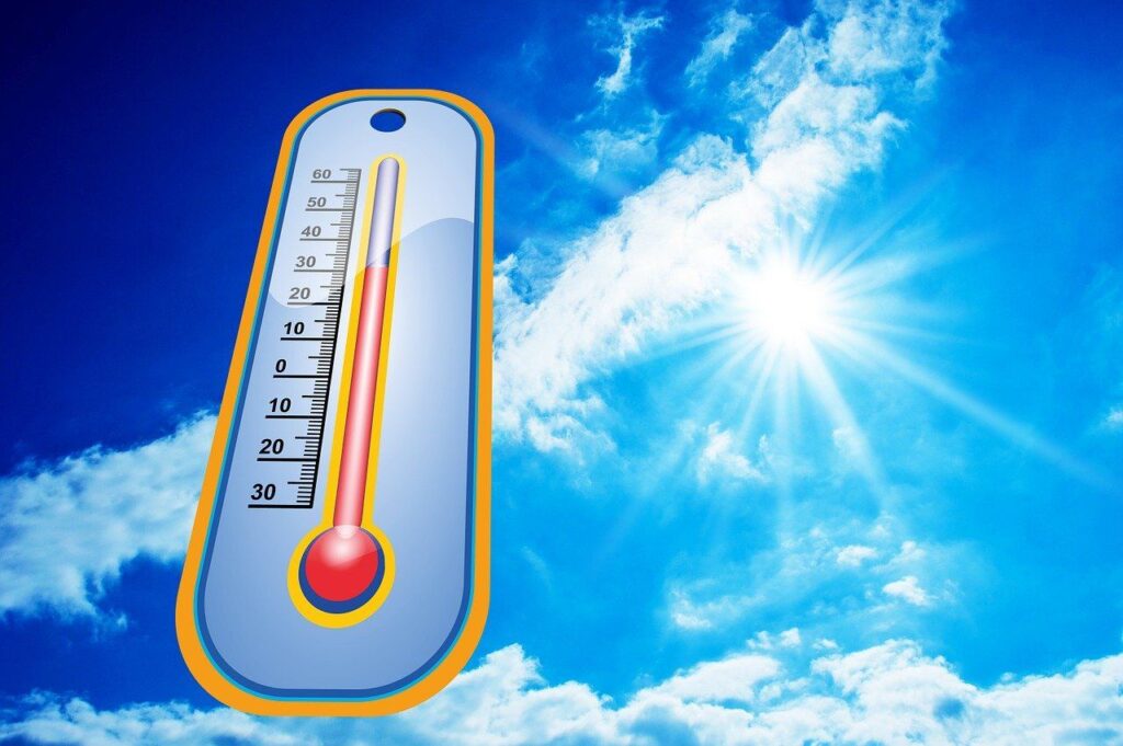 Urmează zile fierbinți. Temperaturile urcă până la 37 de grade. Zona care scapă de caniculă