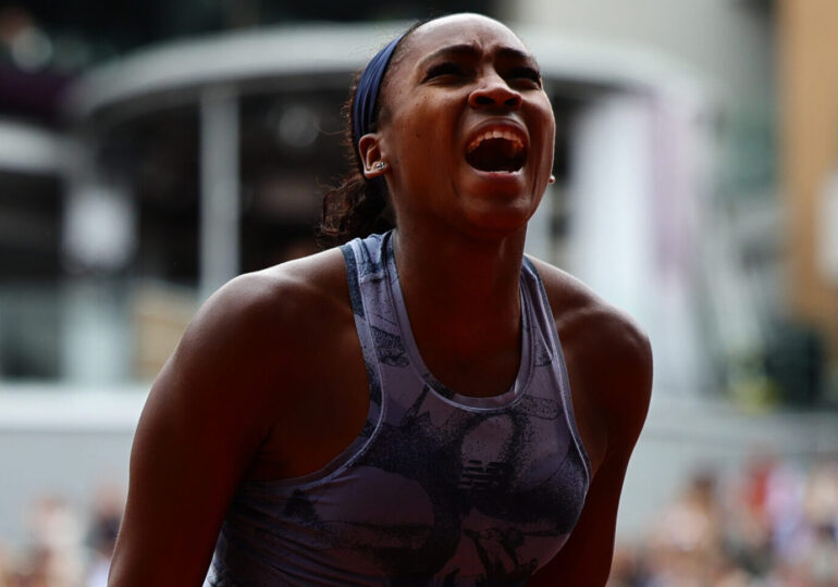 Coco Gauff întoarce spectaculos meciul cu Sabalenka și se impune la Roland Garros